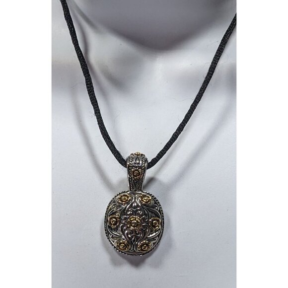 Elegant Fantasy Silver And Gold Tone Floral Pendant Necklace - Picture 5 of 8